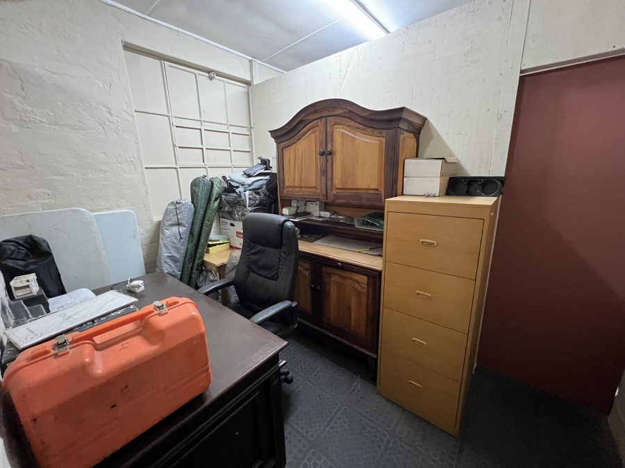 To Let commercial Property for Rent in Triangle Farm Western Cape